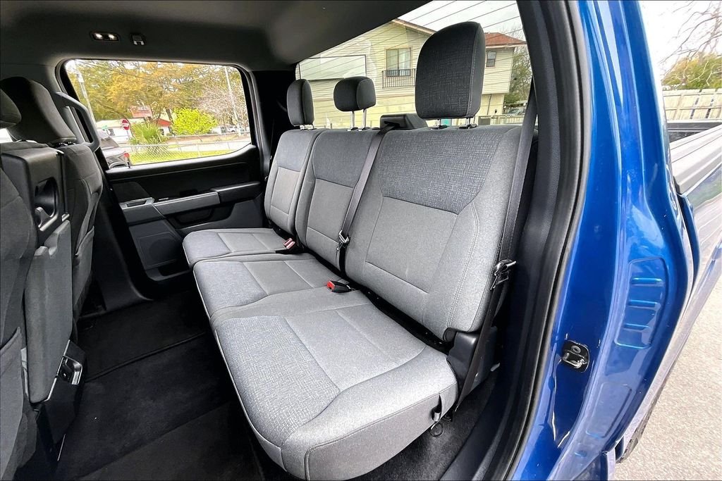 Used 2025 Blue Ford XLT image 19