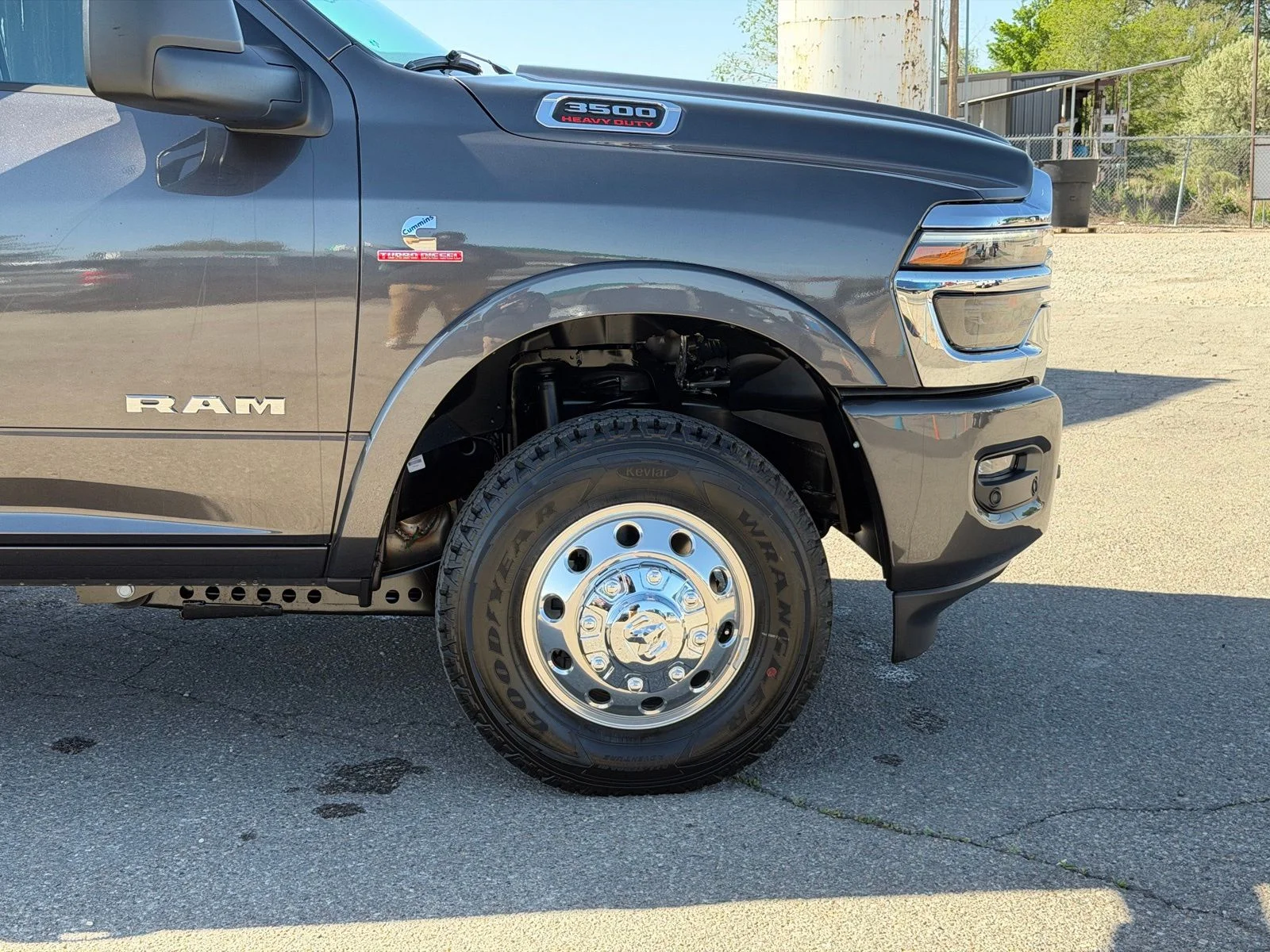 New 2026 Granite Crystal Metallic Clear-Coat Exterior Paint RAM Tradesman image 4