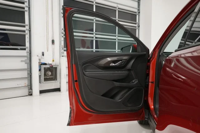 Used 2024  GMC SLT image 19