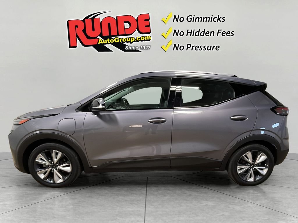 Used 2022 Chevrolet Bolt EUV LT with VIN 1G1FY6S0XN4106158 for sale in Manchester, IA