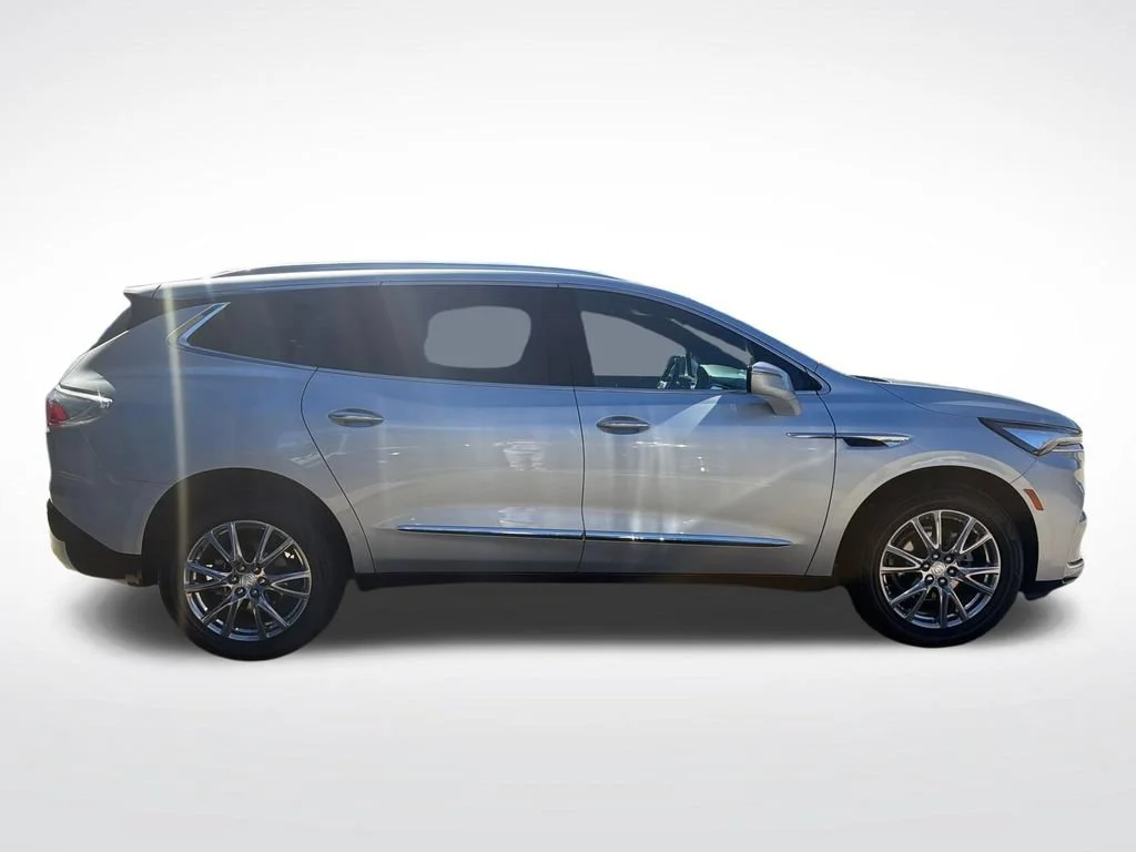 Certified Used 2022 Includes Pitch Dark Night lower exterior accent color.) Buick Essence image 6