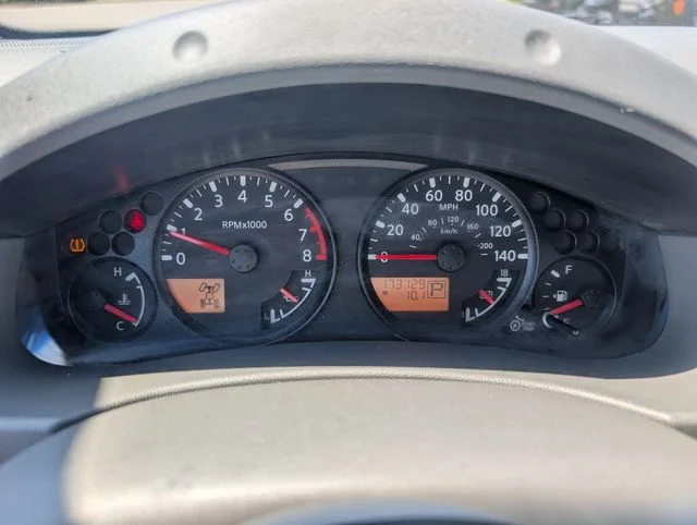 Used 2013 Silver Nissan SV image 10