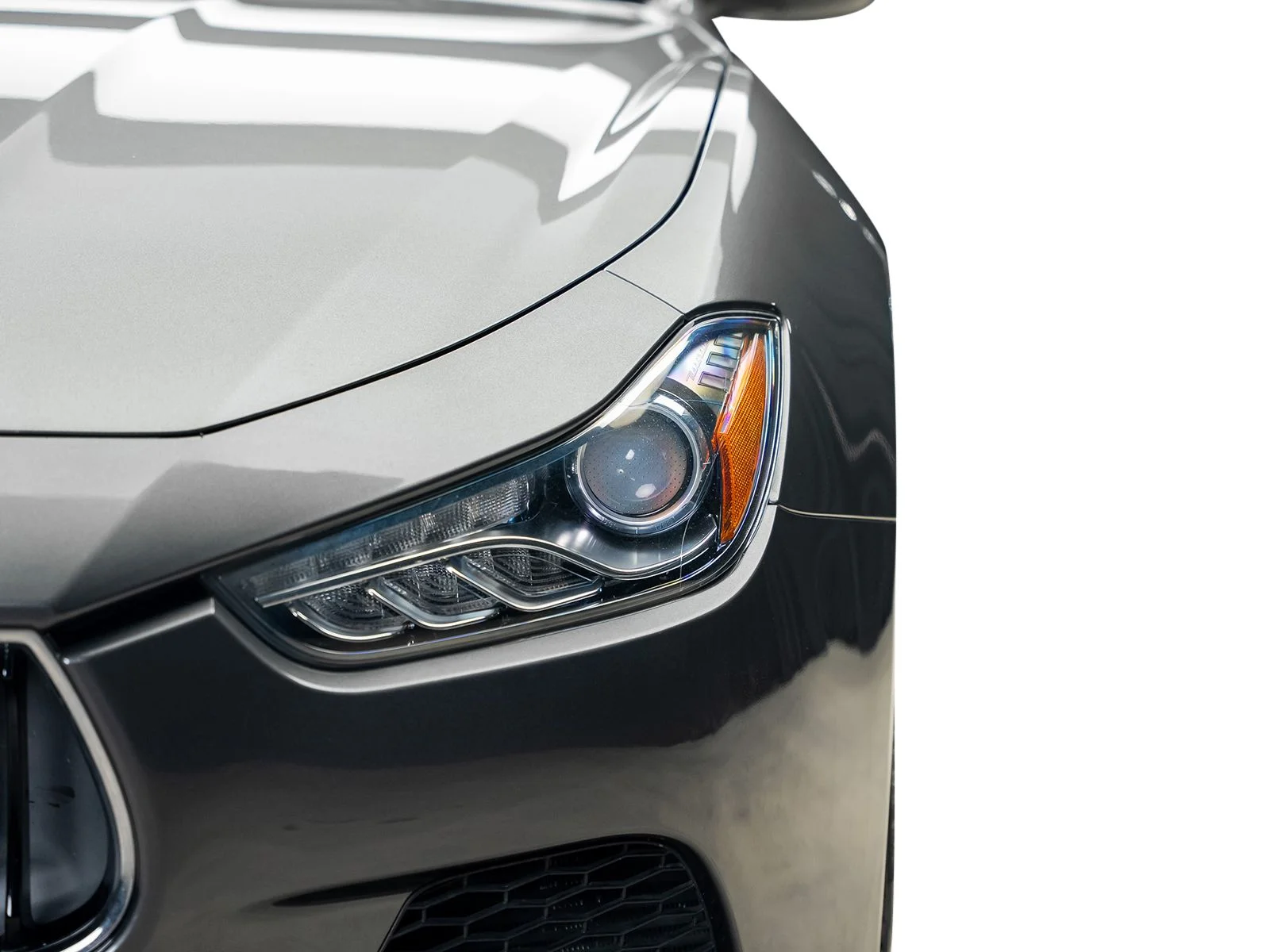Used 2017 Gray Maserati Base image 10