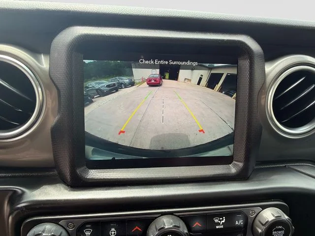 Used 2022 Black Jeep Unlimited Sahara image 21