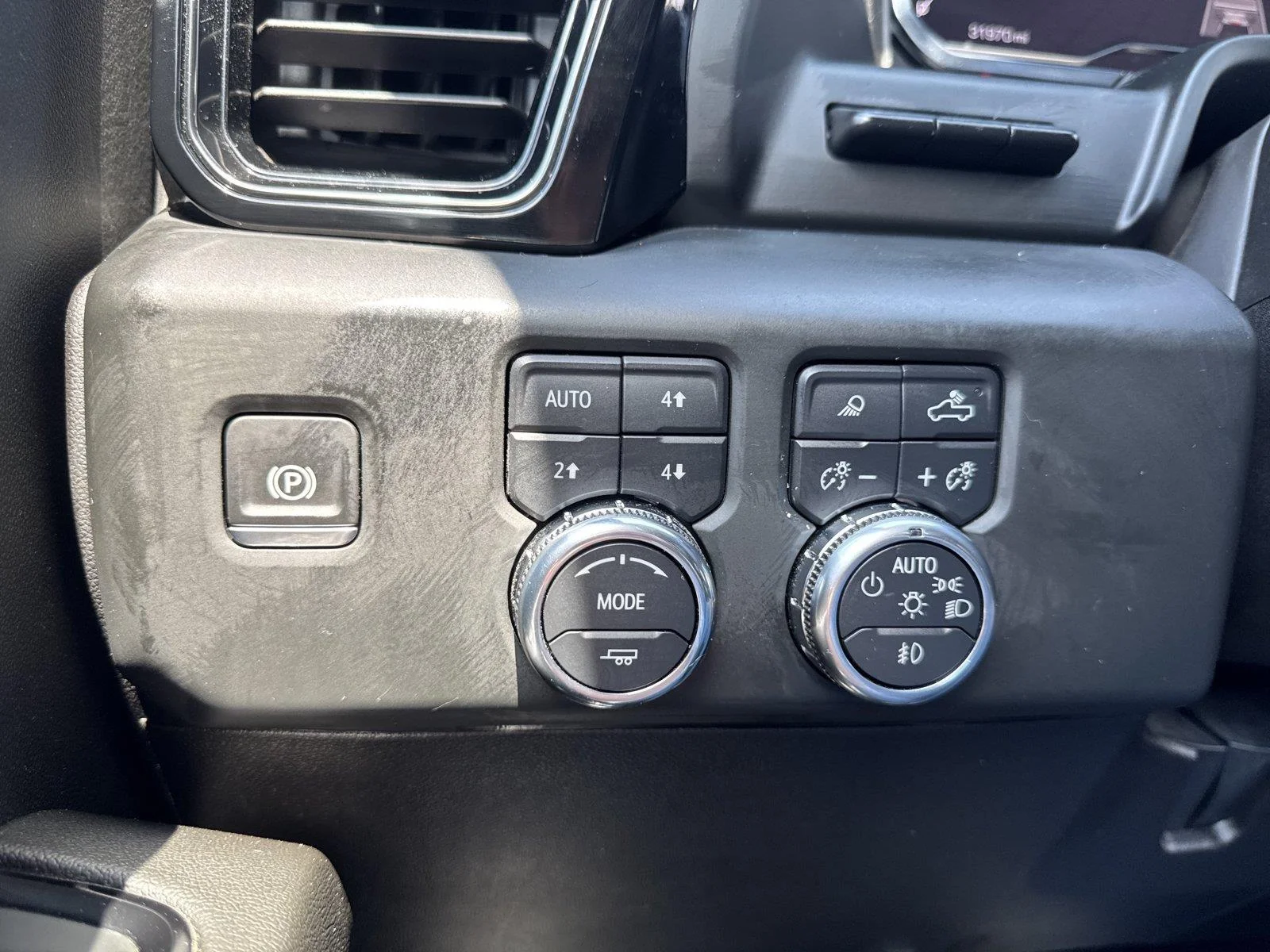 Used 2024 Onyx Black GMC AT4 image 15