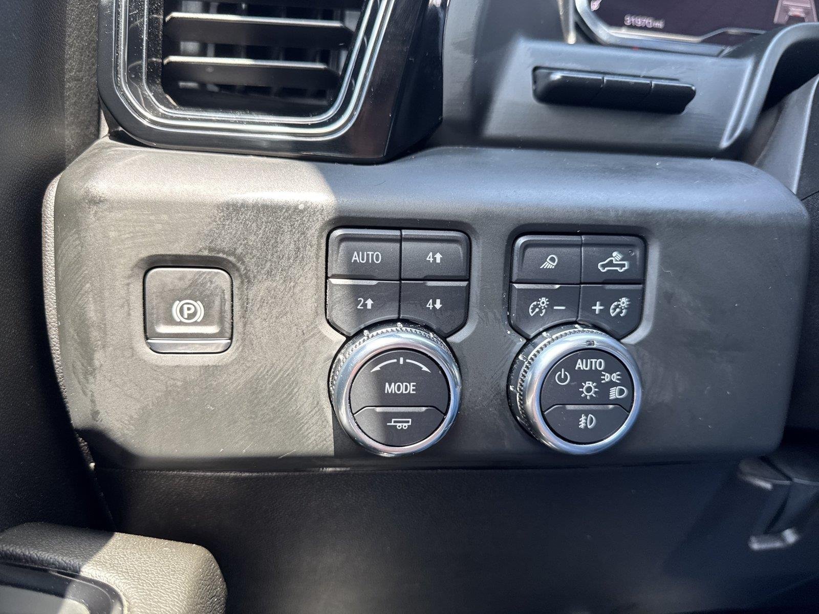 Used 2024 Onyx Black GMC AT4 image 15