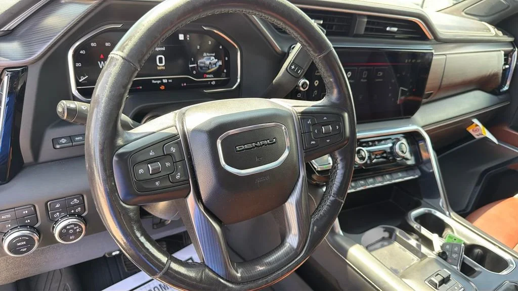 Used 2024 White Frost Tricoat GMC Denali Ultimate image 25
