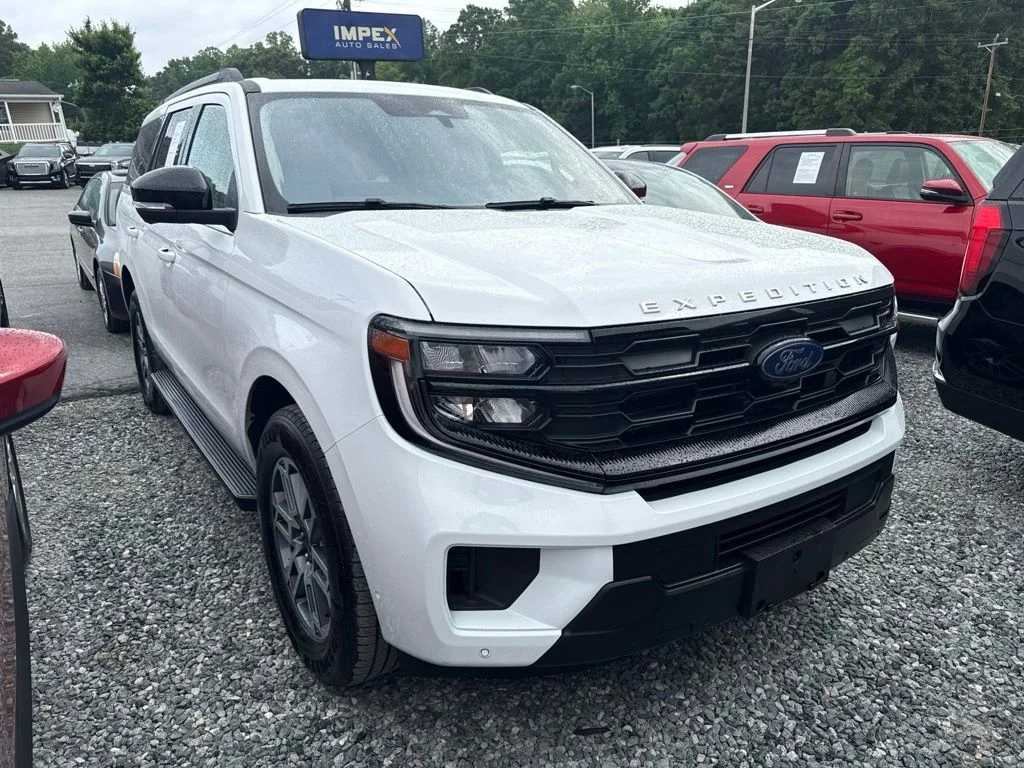 Used 2025 White Ford Active image 2