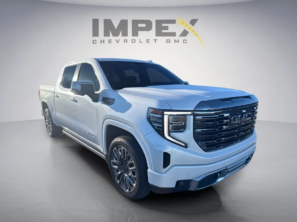 Used 2024 White Frost Tricoat GMC Denali Ultimate image 7