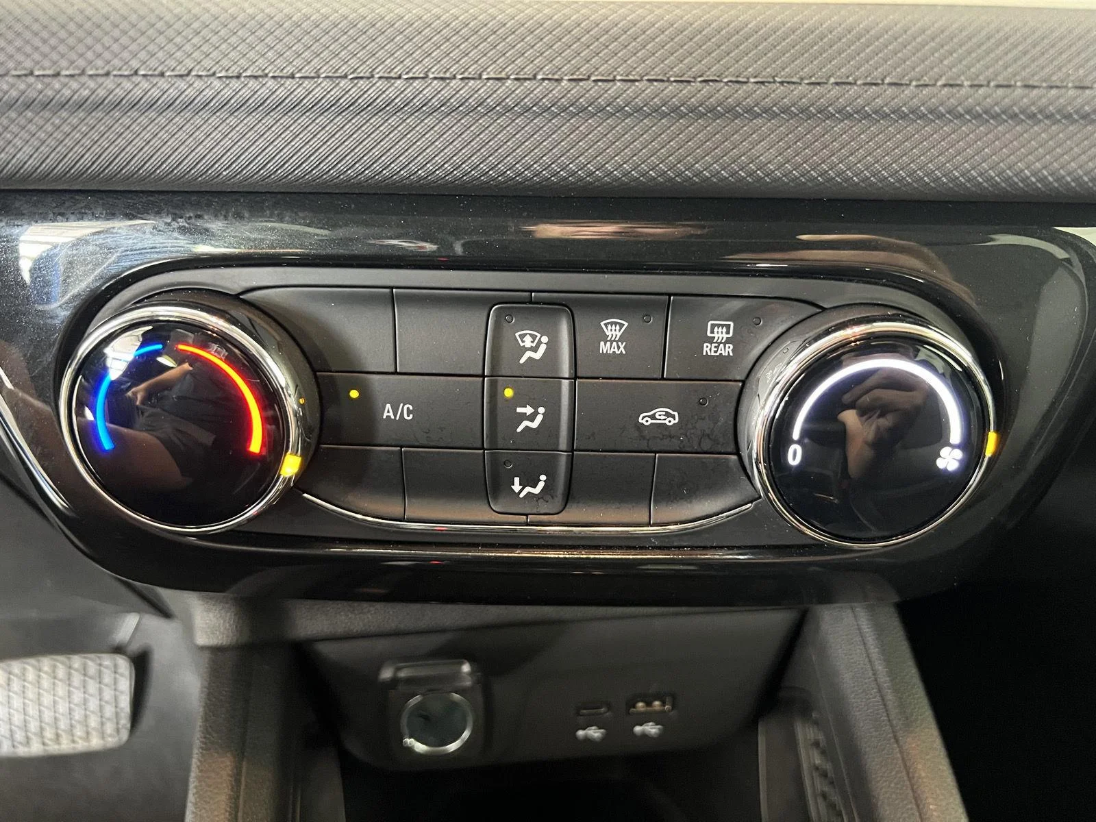 Used 2024 Fountain Blue Chevrolet LT image 21