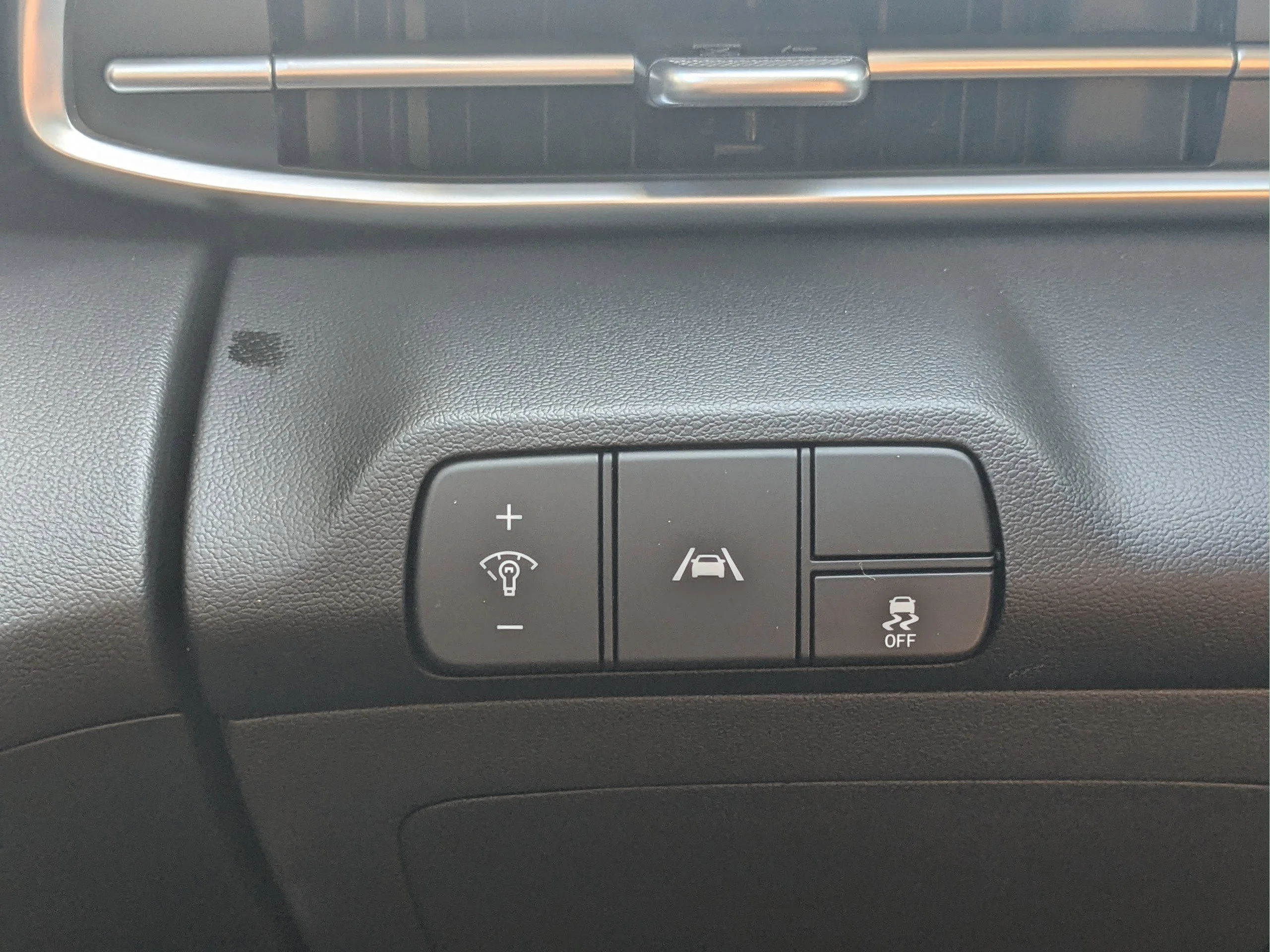Used 2022 Phantom Black Hyundai SEL image 18
