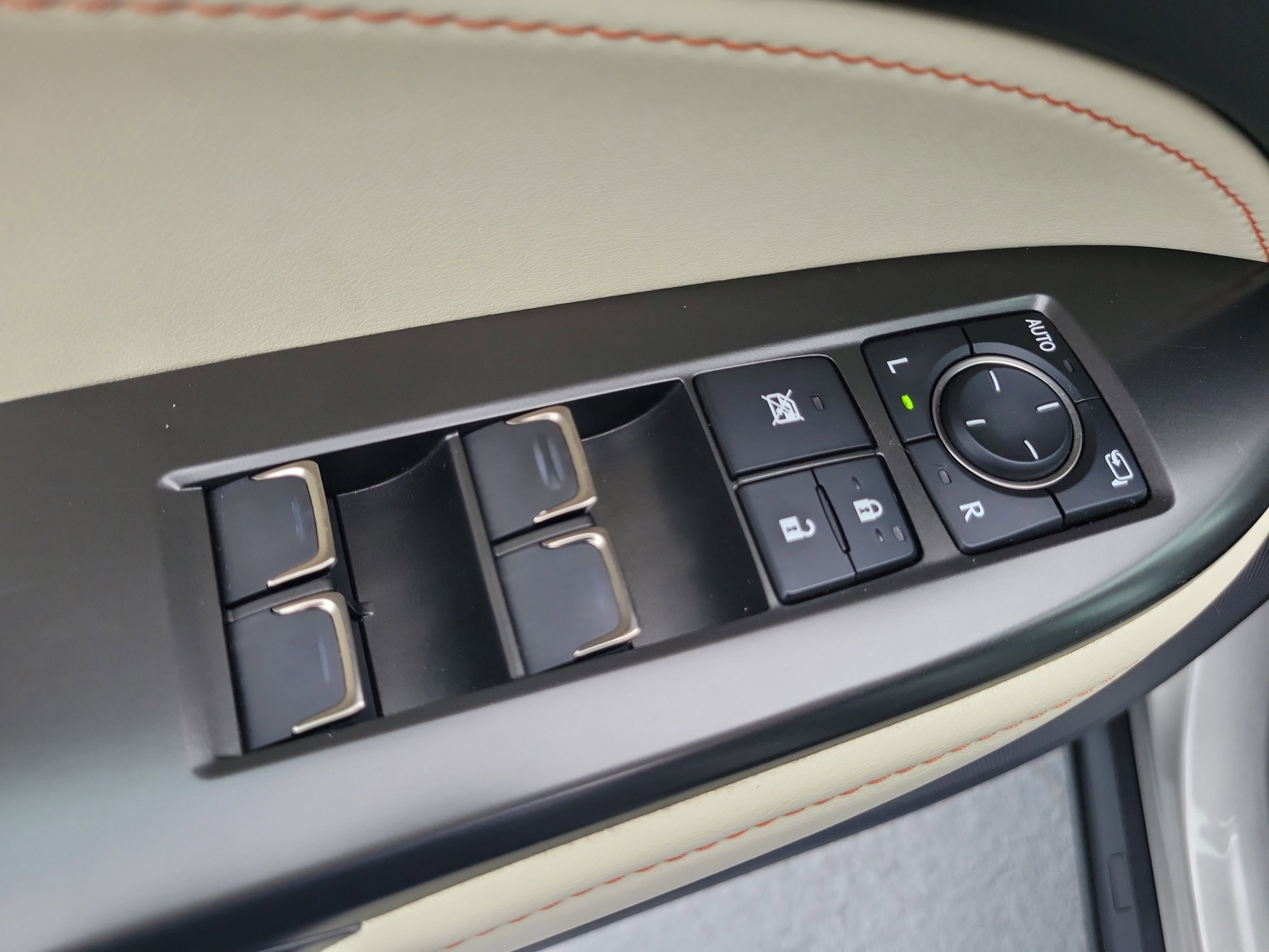 Certified Used 2024 ATOMIC SILVER Lexus NX 250 image 20