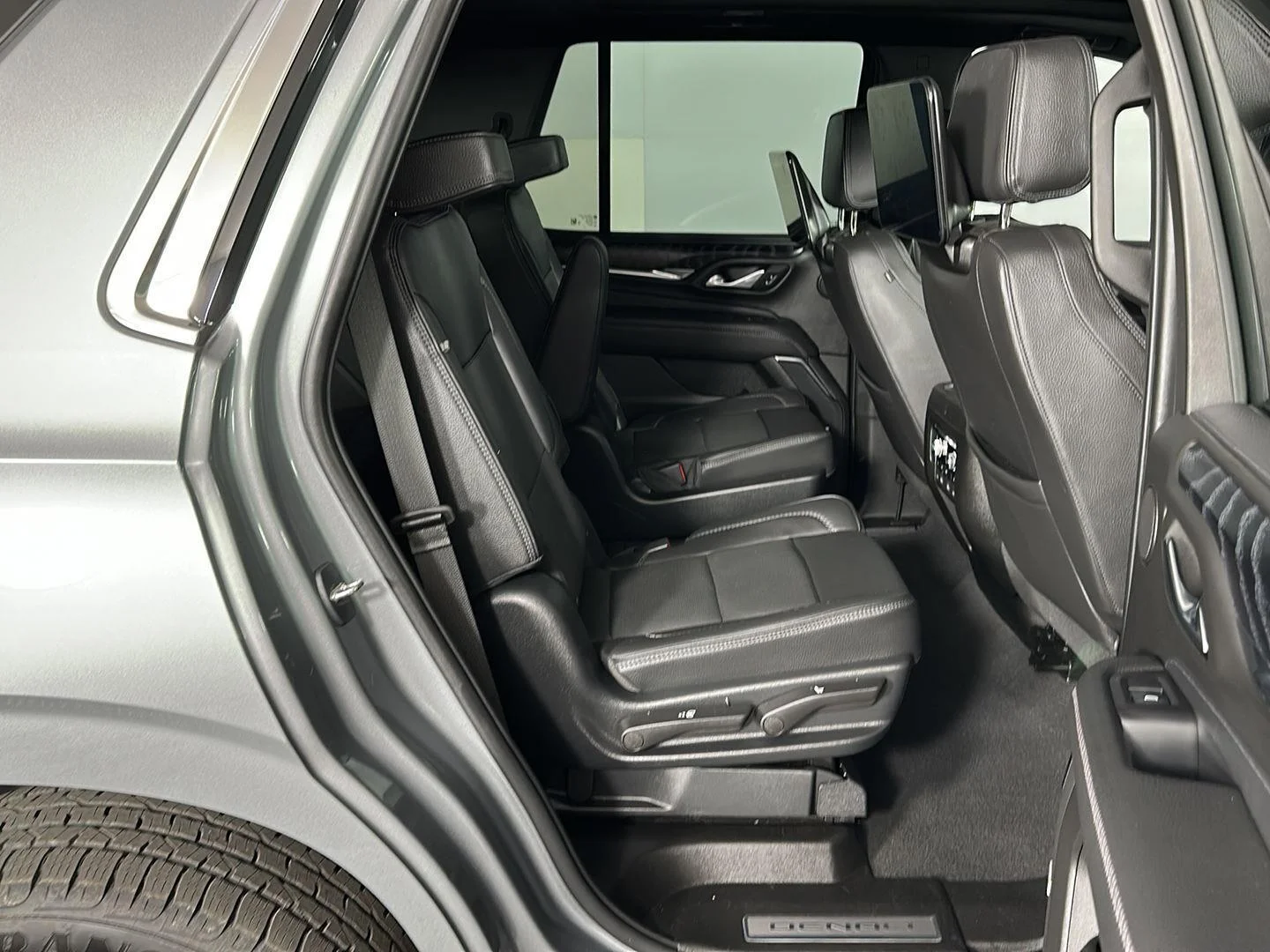 Used 2023 Sterling Metallic GMC Denali image 36