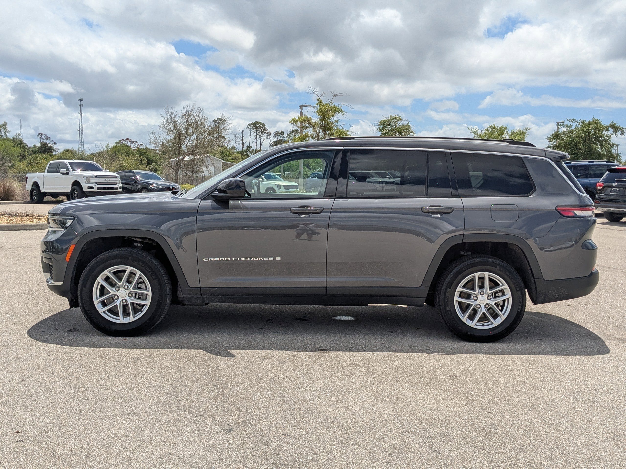 2023 Jeep Grand Cherokee L Laredo - Photo 8