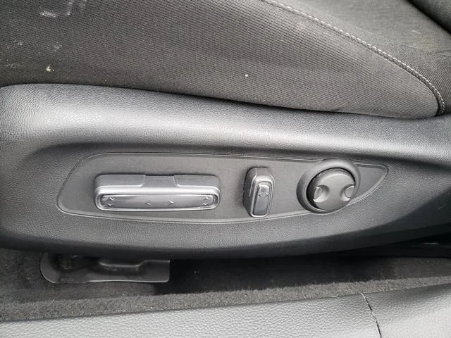 Used 2025 Gray Honda SE image 20