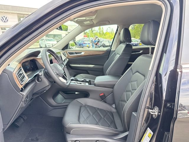 New 2026 Deep Black Pearl Volkswagen 2.0T SE w/Technology image 16