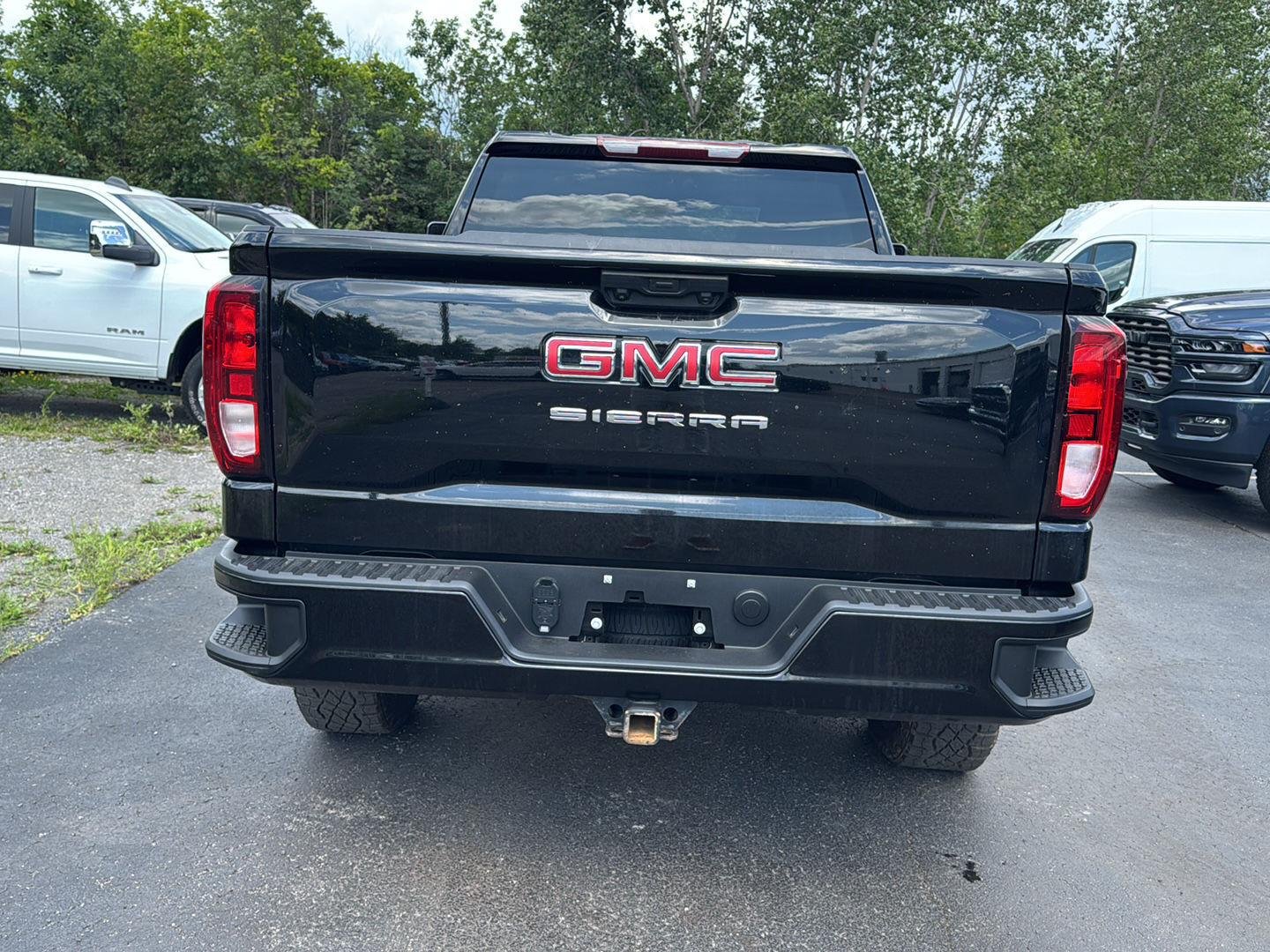 Used 2024 Onyx Black GMC Pro image 9