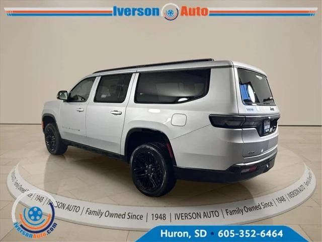 New 2026 Silver-Zynith Exterior Paint Jeep Grand Wagoneer image 7