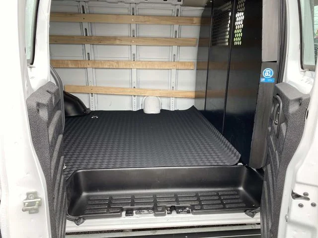 Used 2025 White Chevrolet Work Van image 27