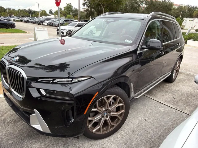 2025 BMW X7 xDrive40i