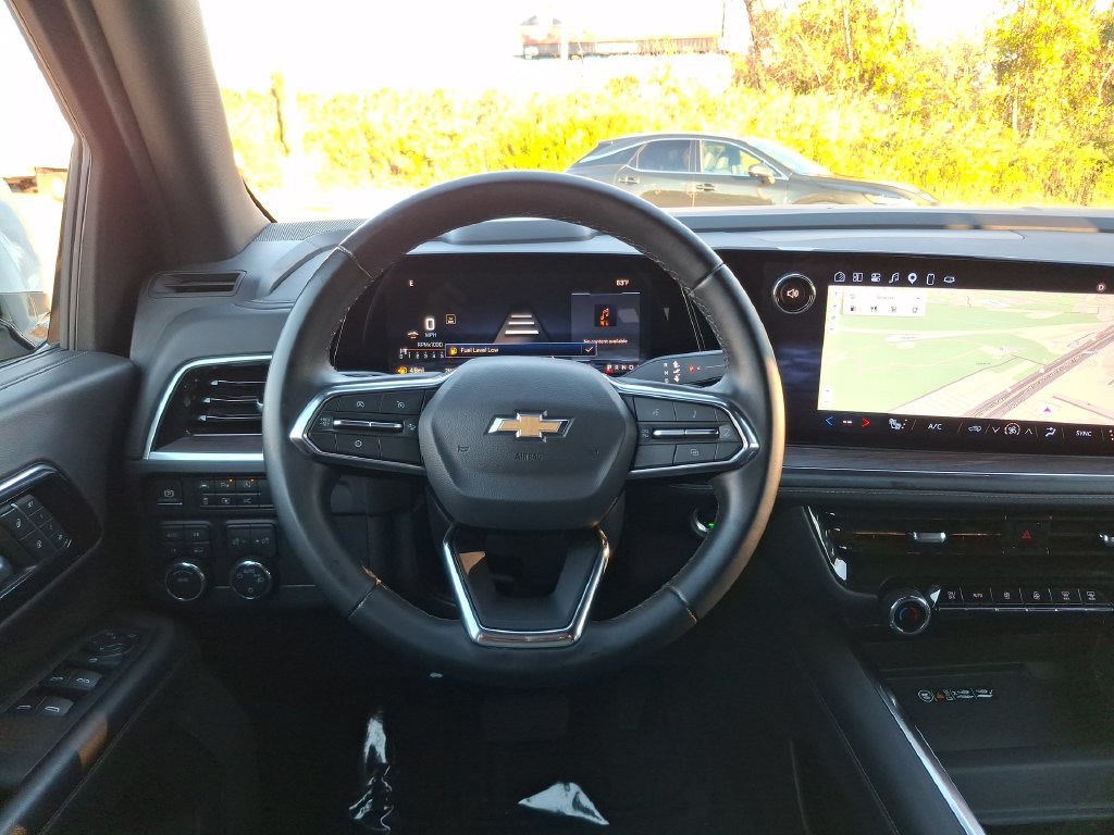 2025 Chevrolet Suburban LT - Photo 11
