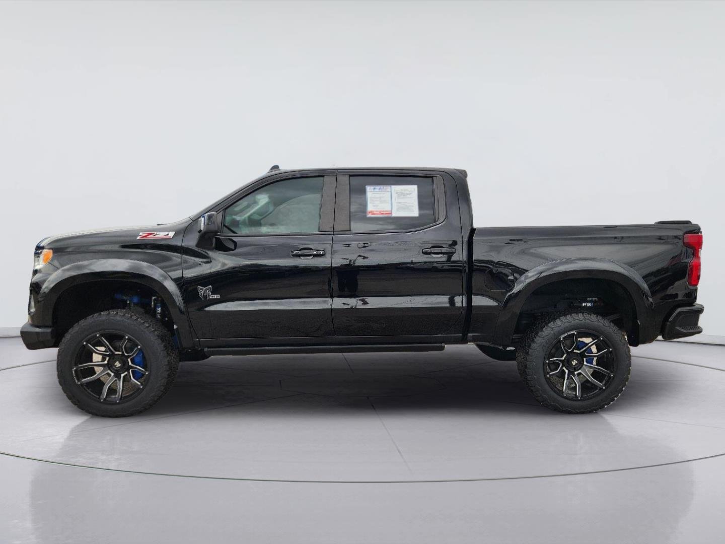 2024 Chevrolet Silverado 1500 photo 4 of 33