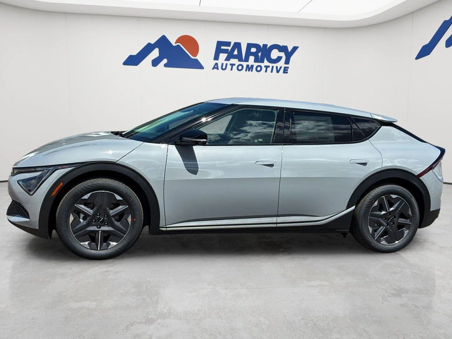 New 2026 GRAY Kia Light Long Range image 1