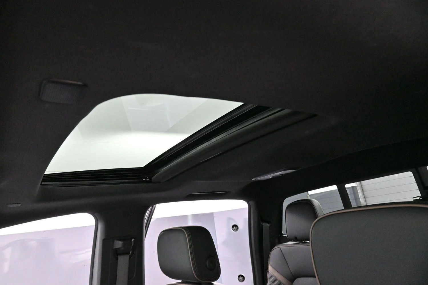 Used 2023 Sterling Metallic GMC Denali image 28