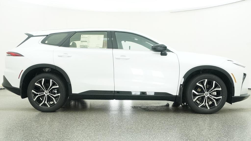 New 2026 Oxygen White Toyota XLE image 43