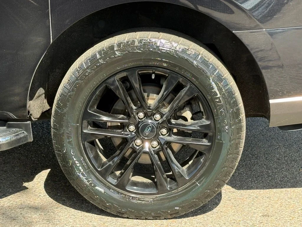 Certified Used 2023 Agate Black Metallic Ford XLT image 7