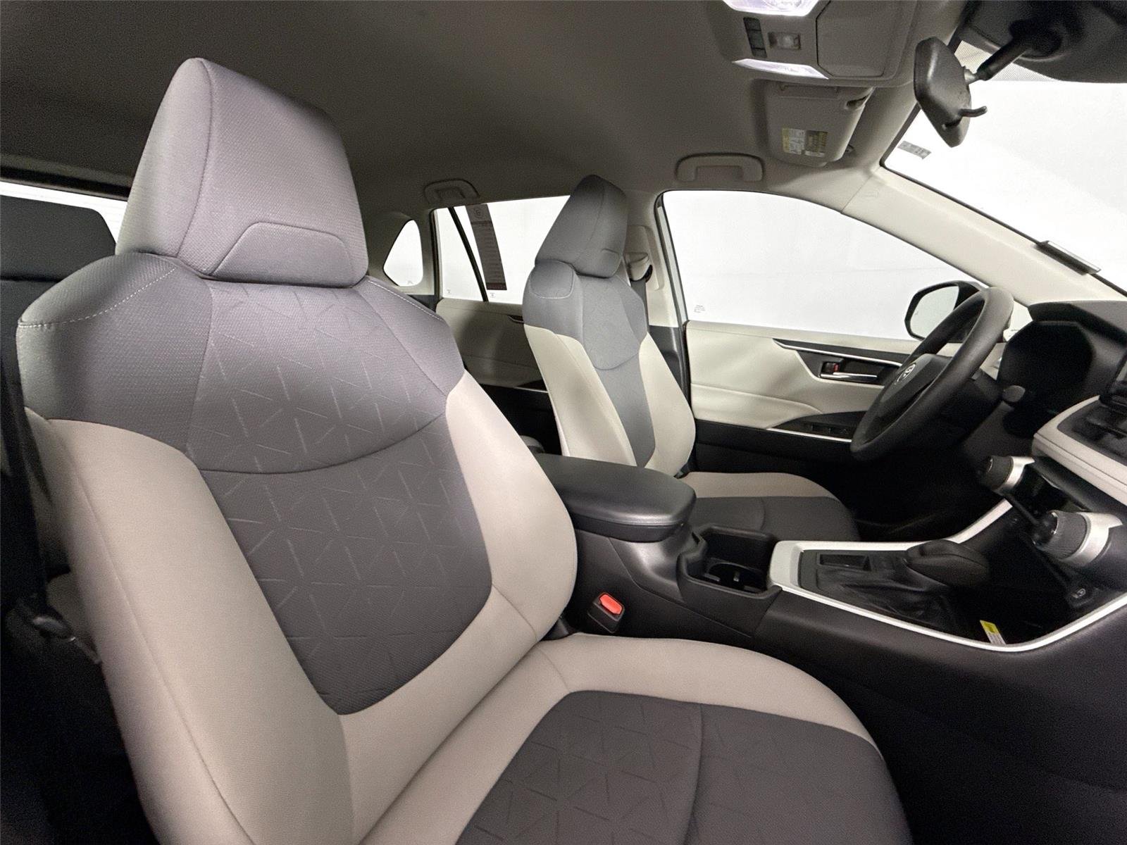 Used 2022 Silver Sky Metallic Toyota XLE image 40