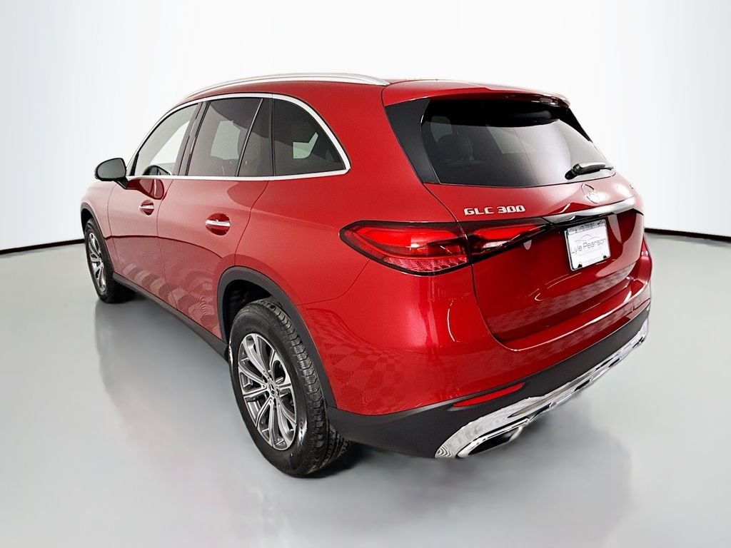 Used 2025 Red Mercedes-Benz GLC 300 image 4