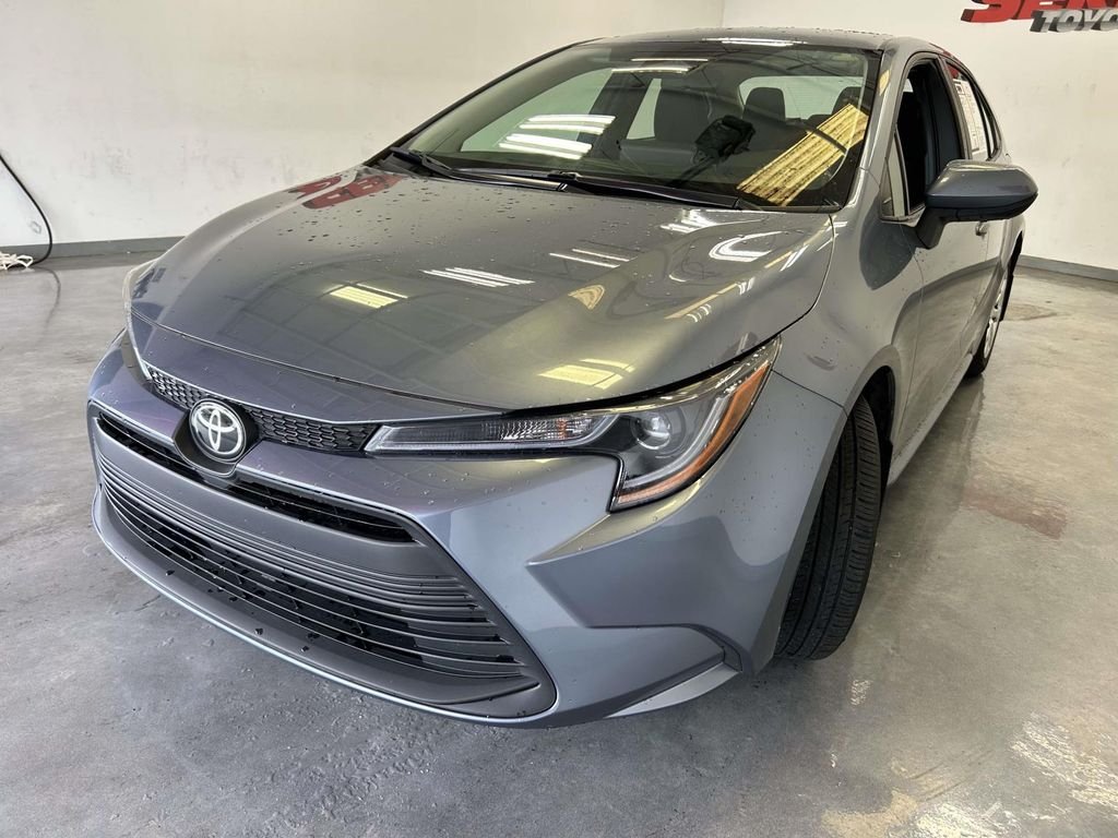 Certified Used 2025  Toyota LE image 7
