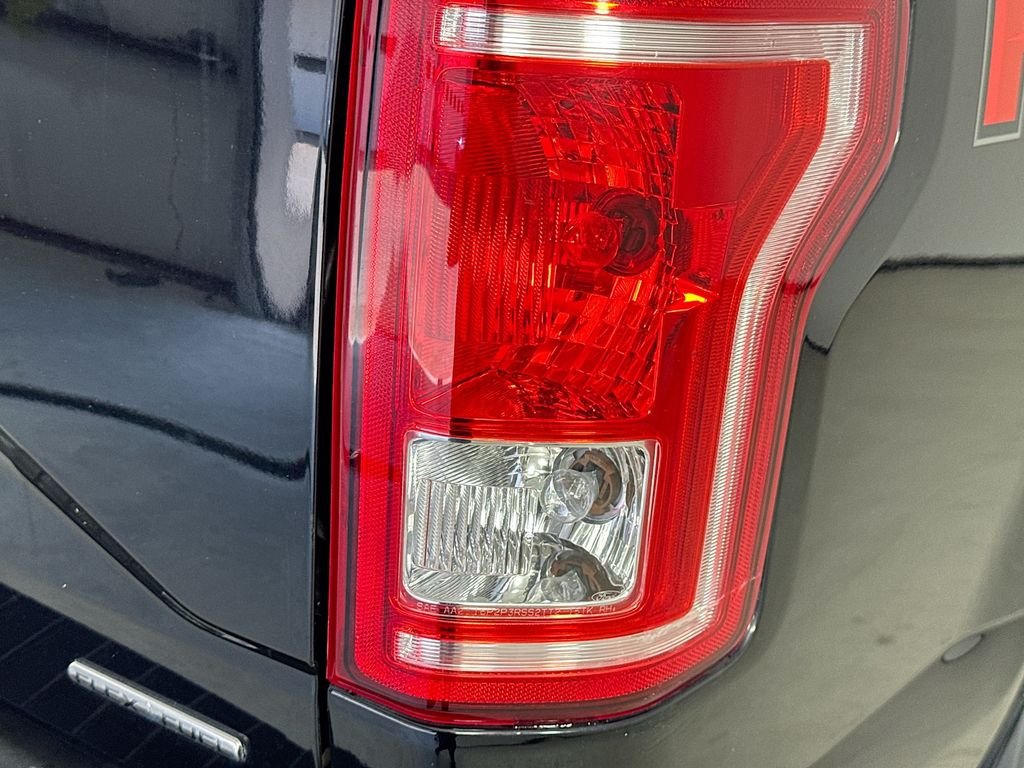 Used 2016 Shadow Black Ford XLT image 30