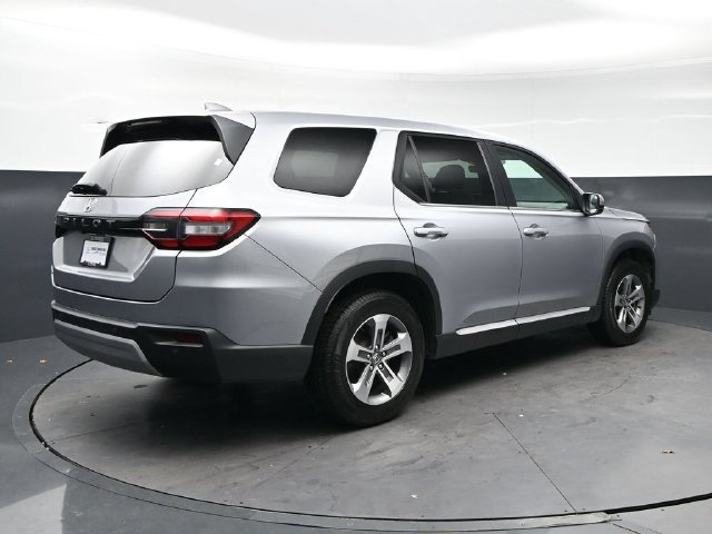 Certified Used 2024 Lunar Silver Metallic Honda AWD EX-L image 40