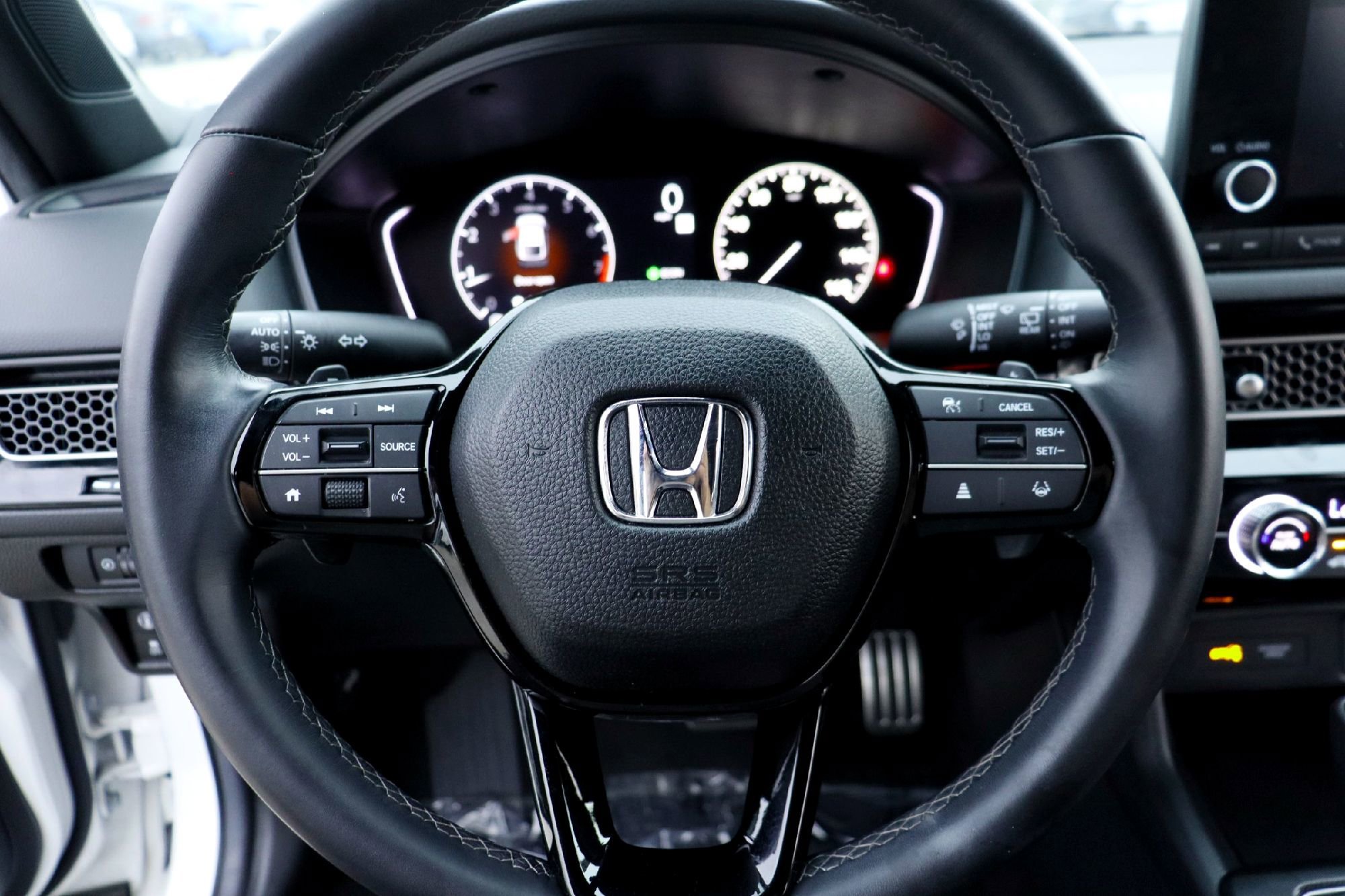 Used 2024 Platinum White Pearl Honda Sport image 11
