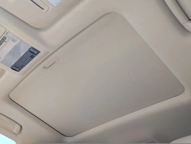 Used 2013 Starfire Pearl Lexus 570 image 9
