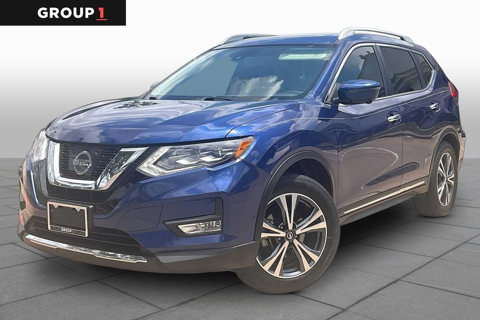 2017 Nissan Rogue SL FWD's photo