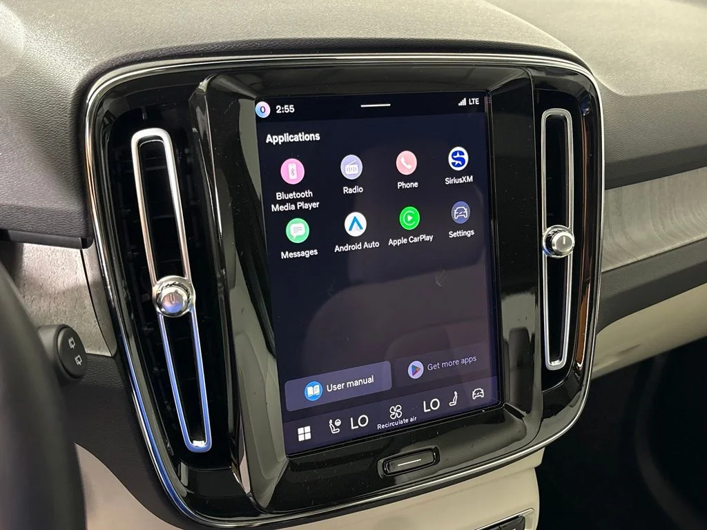 New 2026 Crystal White Volvo Plus image 25