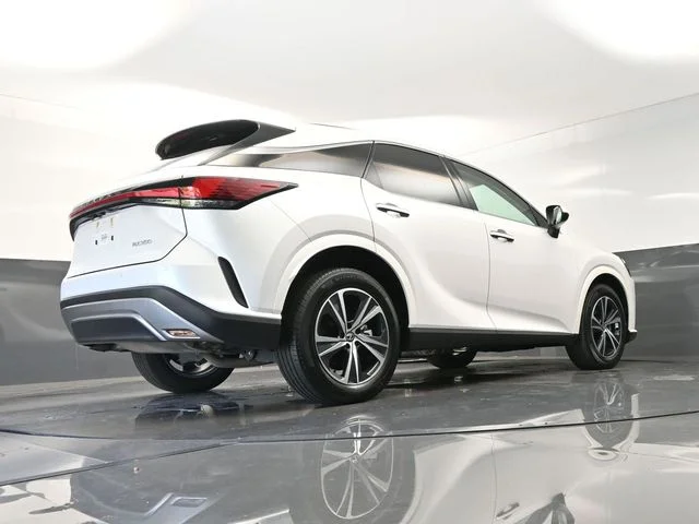 Used 2024 White Lexus 350 image 51