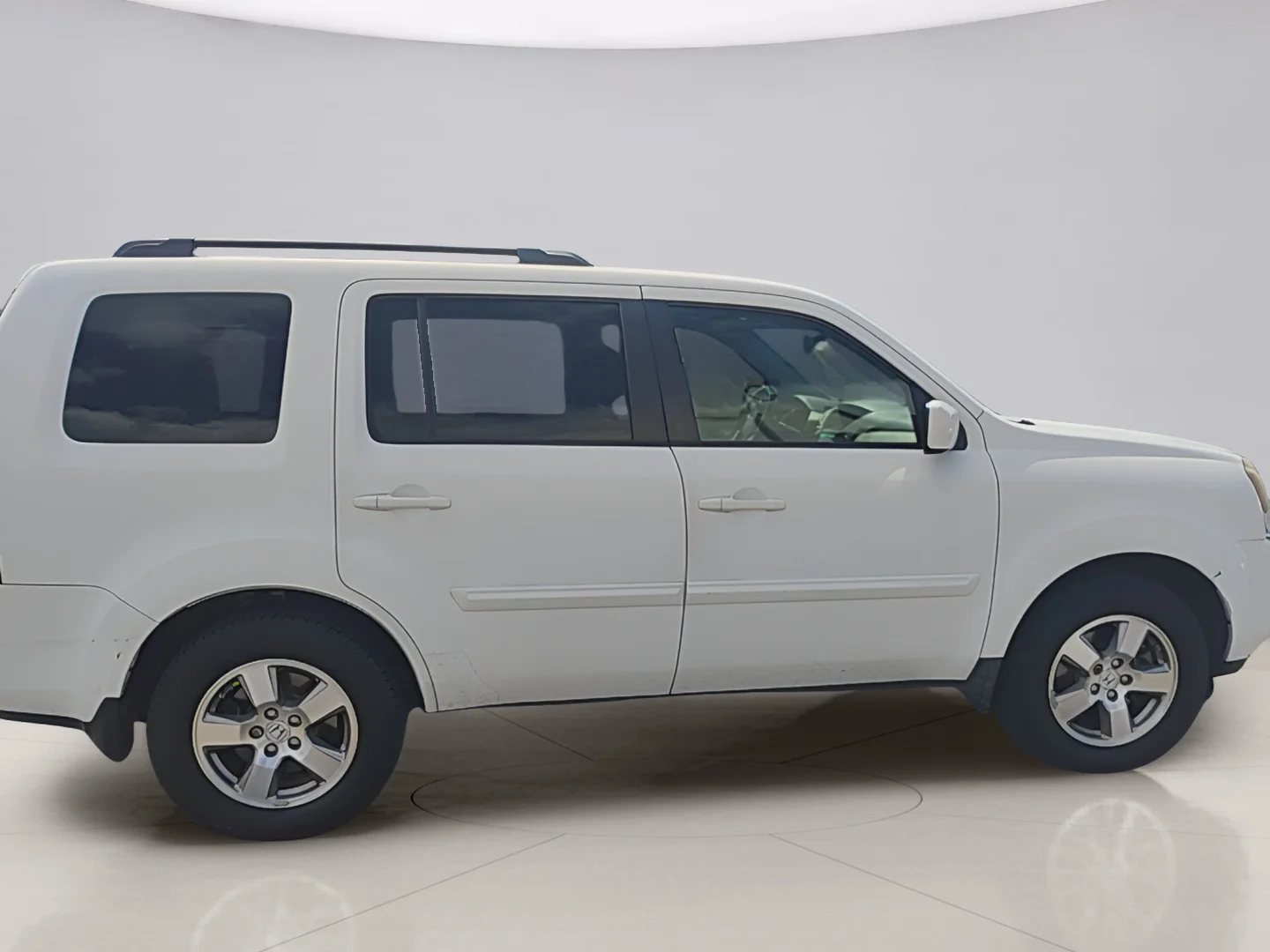 Used 2010 White Honda EX-L 4WD image 6