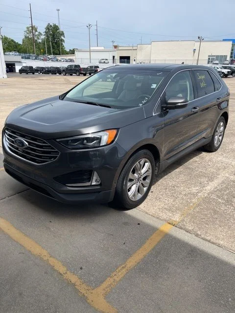 2019 Ford Edge Titanium's photo