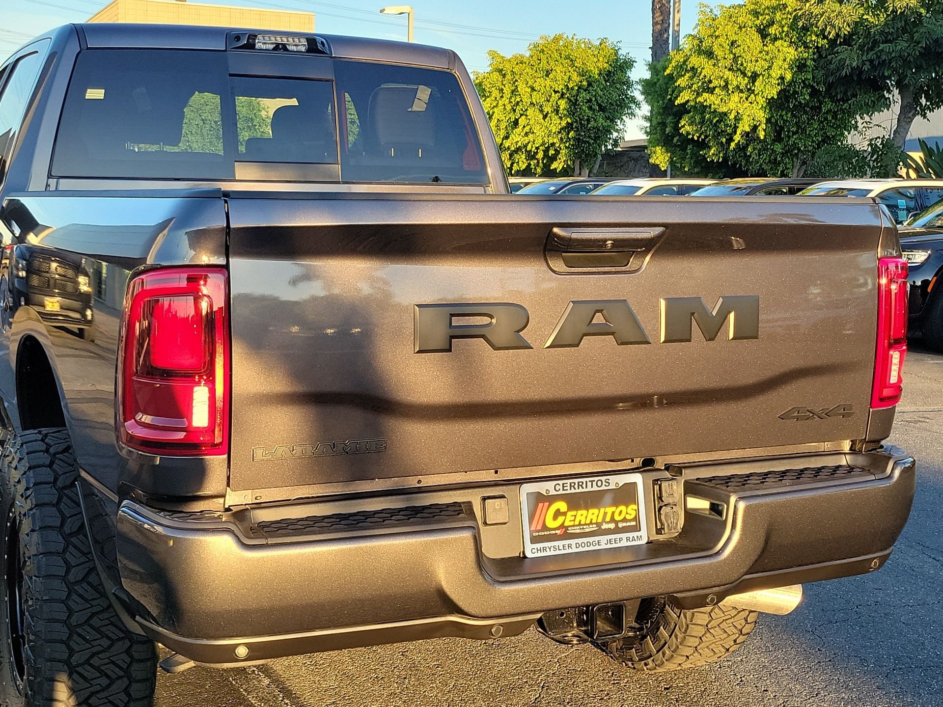 New 2026 Granite Crystal Metallic Clear-Coat Exterior Paint RAM Laramie image 17