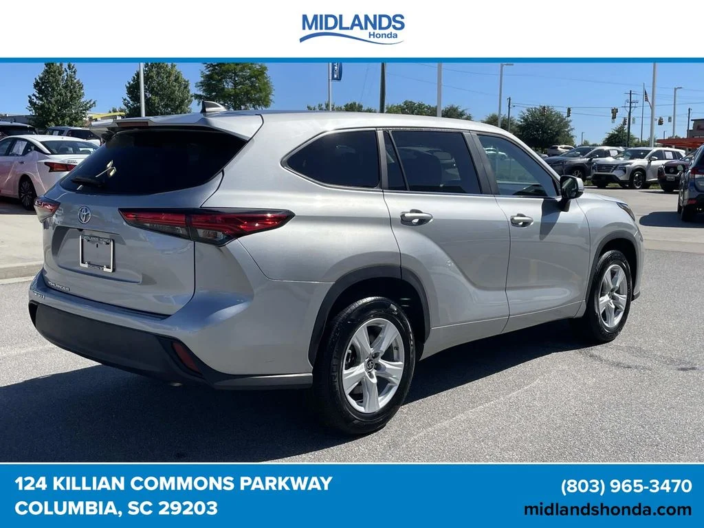 Used 2023 Celestial Silver Metallic Toyota L image 6
