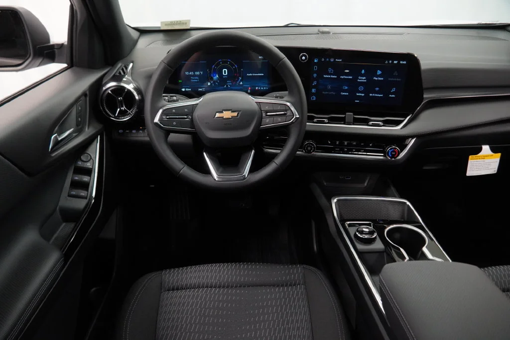 New 2027 Summit White Chevrolet LT image 13