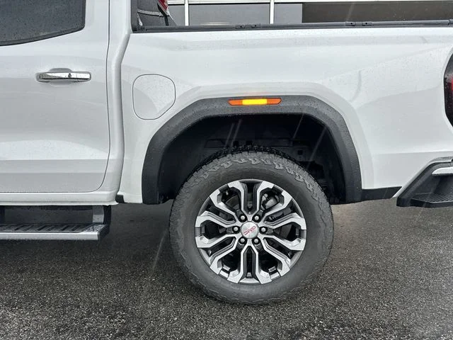 Used 2024 White GMC Denali image 10