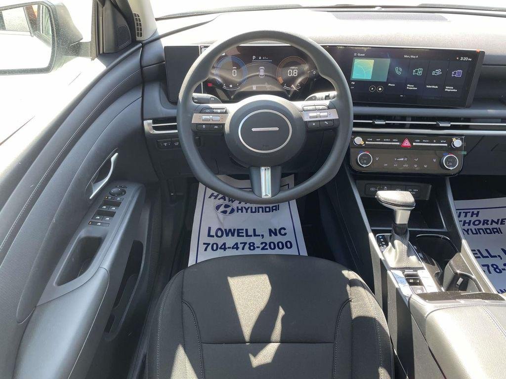 New 2026 White Hyundai SEL AWD image 12