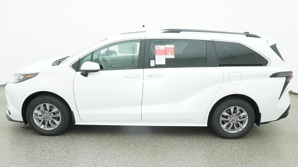 New 2026 Wind Chill Pearl Toyota XLE image 3