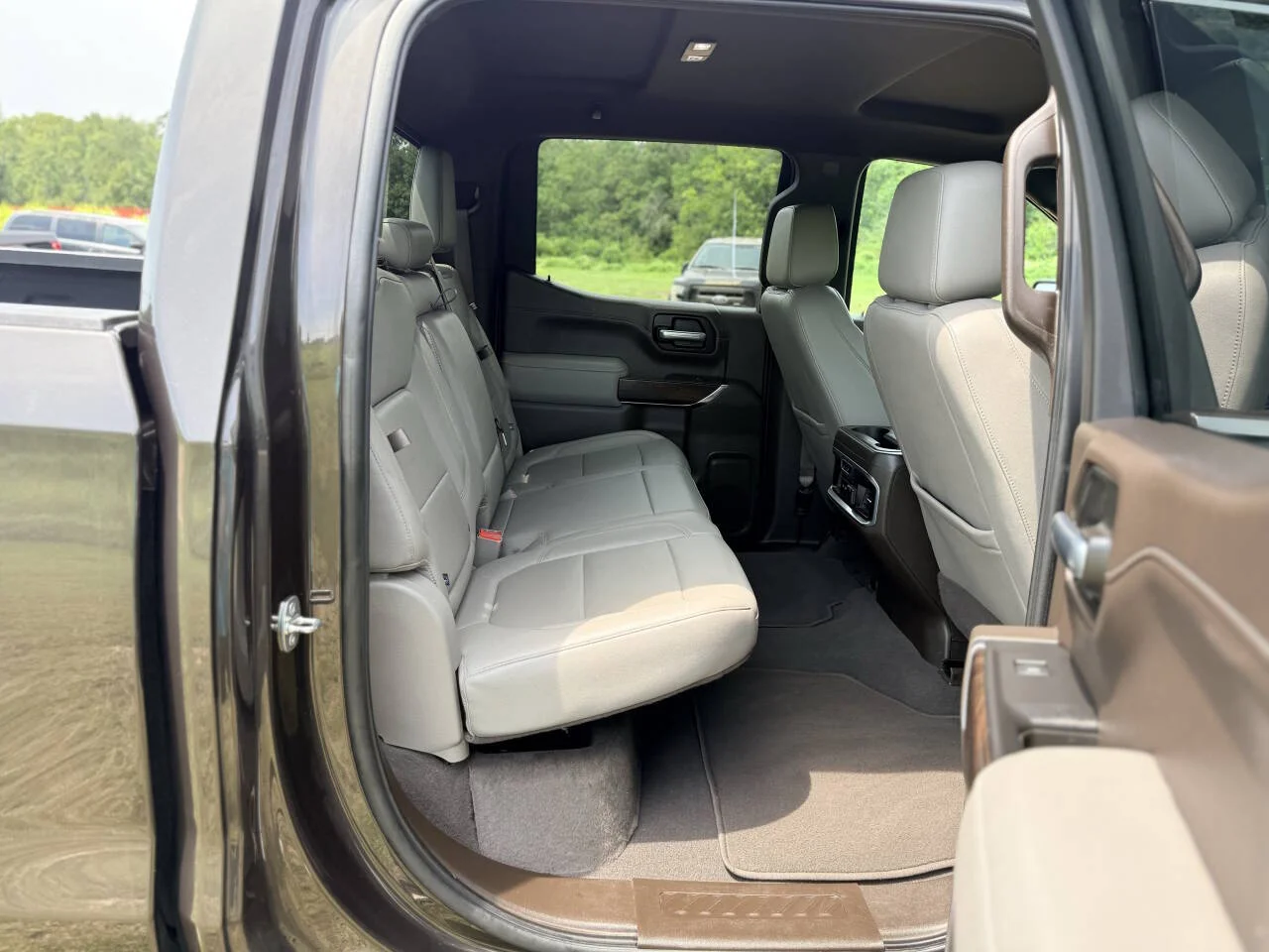 Used 2021 Pewter GMC SLT 4x2 4dr Crew Cab 5.8 ft. SB image 14