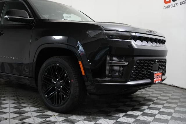 New 2026 High Gloss Black Exterior Paint Jeep Limited Reserve image 27